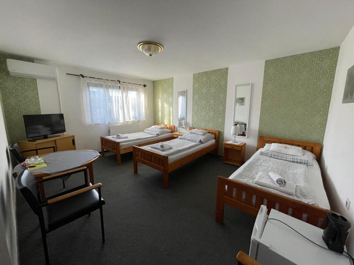 Hot-L Mini Hotel Nagykanizsa Exterior photo